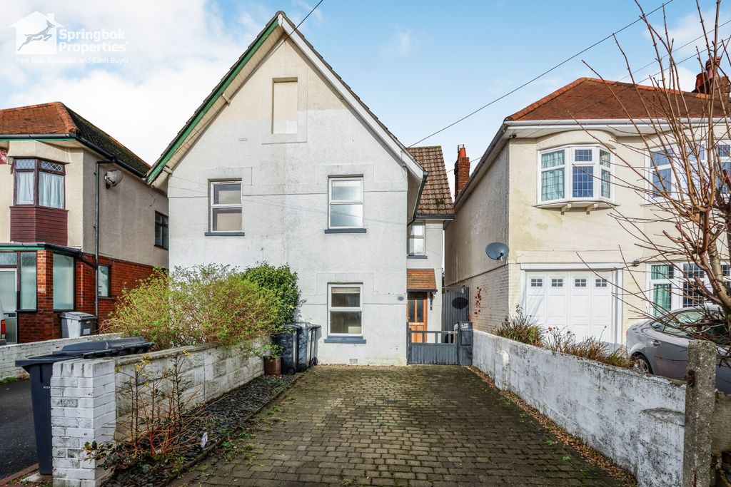 Property photo 1 of 19 Front View