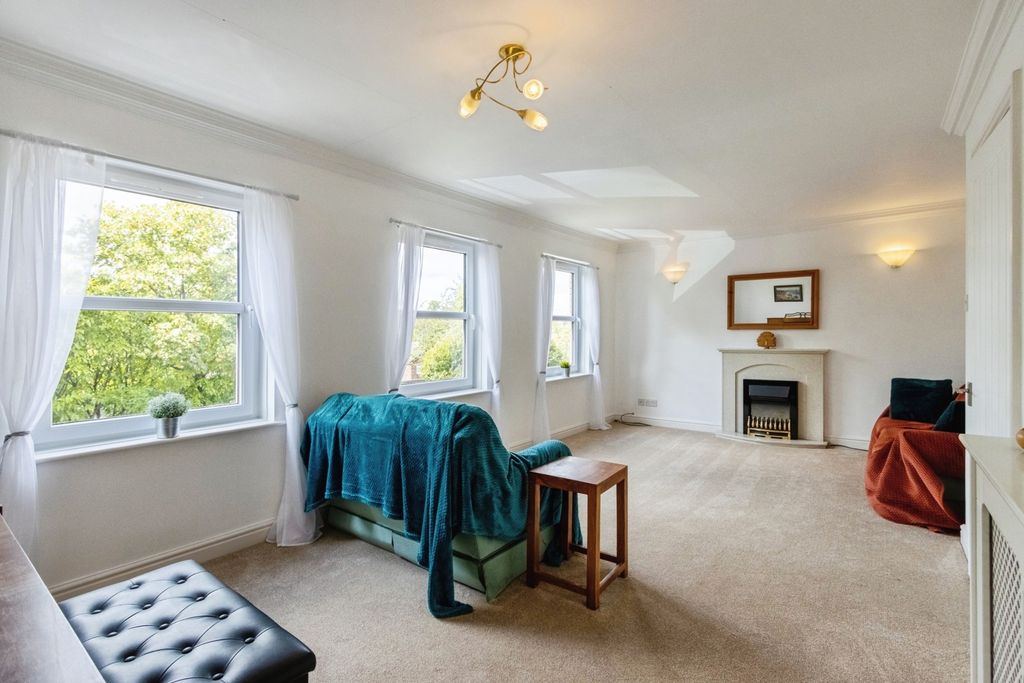 Property photo 3 of 34 Pbox-Img.Jpg