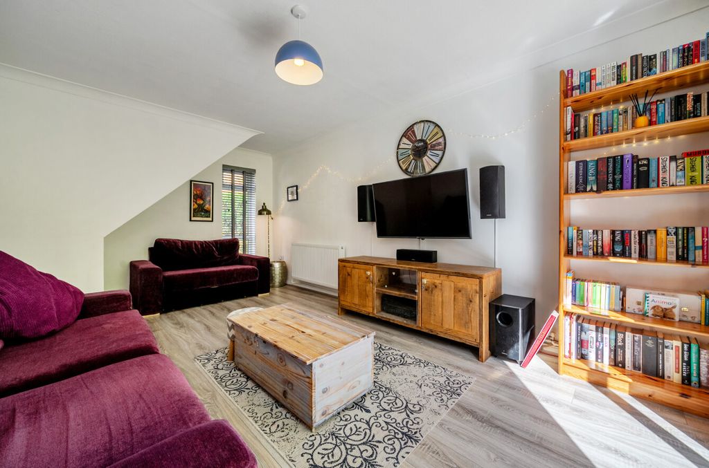 Property photo 3 of 20 1446246-13-69E0d2...