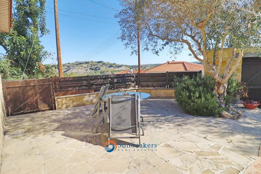 Property photo 3 of 40