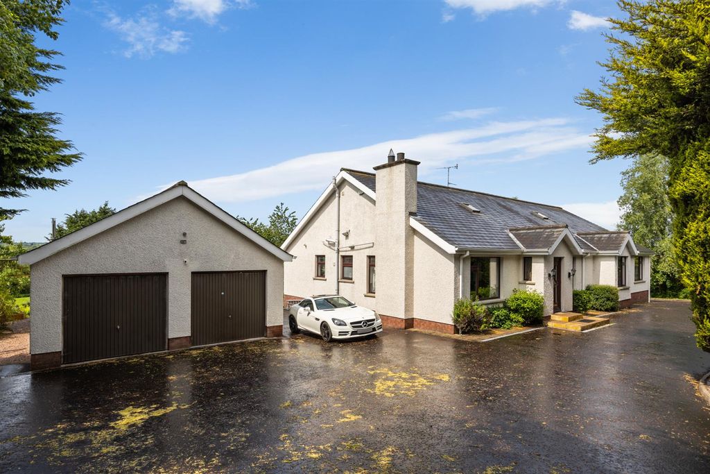 Property photo 2 of 73 76 Magheraknock Road 57.Jpg
