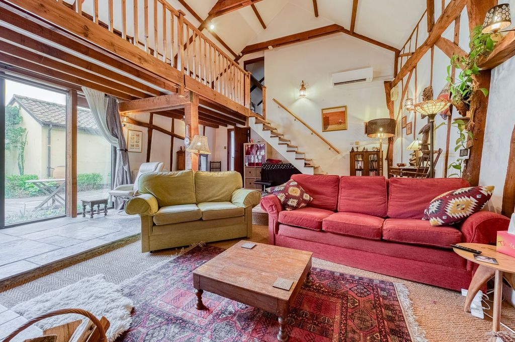 Property photo 2 of 34