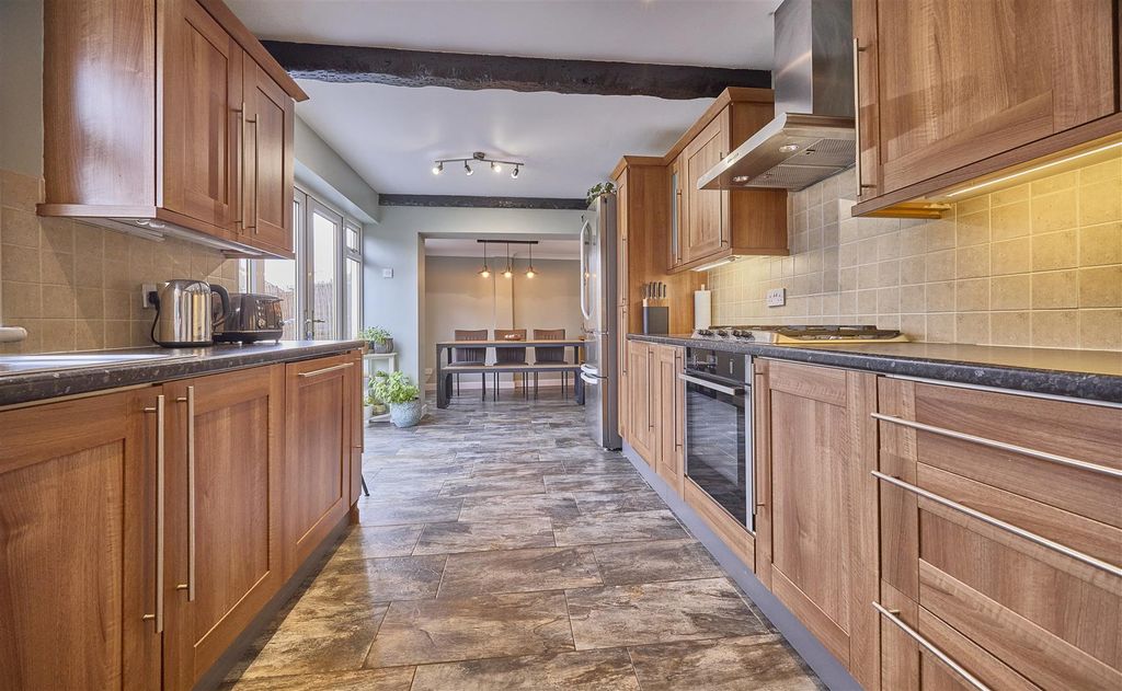 Property photo 3 of 15 16 Forryan Road Bb 3.Jpg