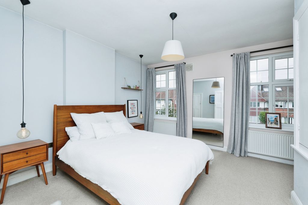 Property photo 1 of 18 Bedroom One
