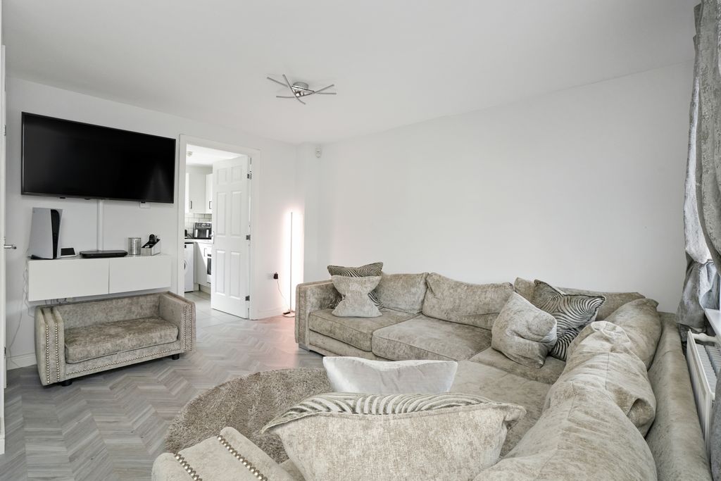 Property photo 3 of 19 Property Image 3