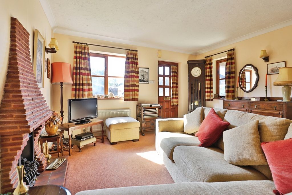 Property photo 3 of 15 Pbox-Img.Jpg