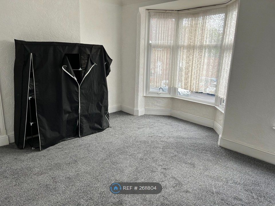 Property photo 3 of 10 Bedroom 1