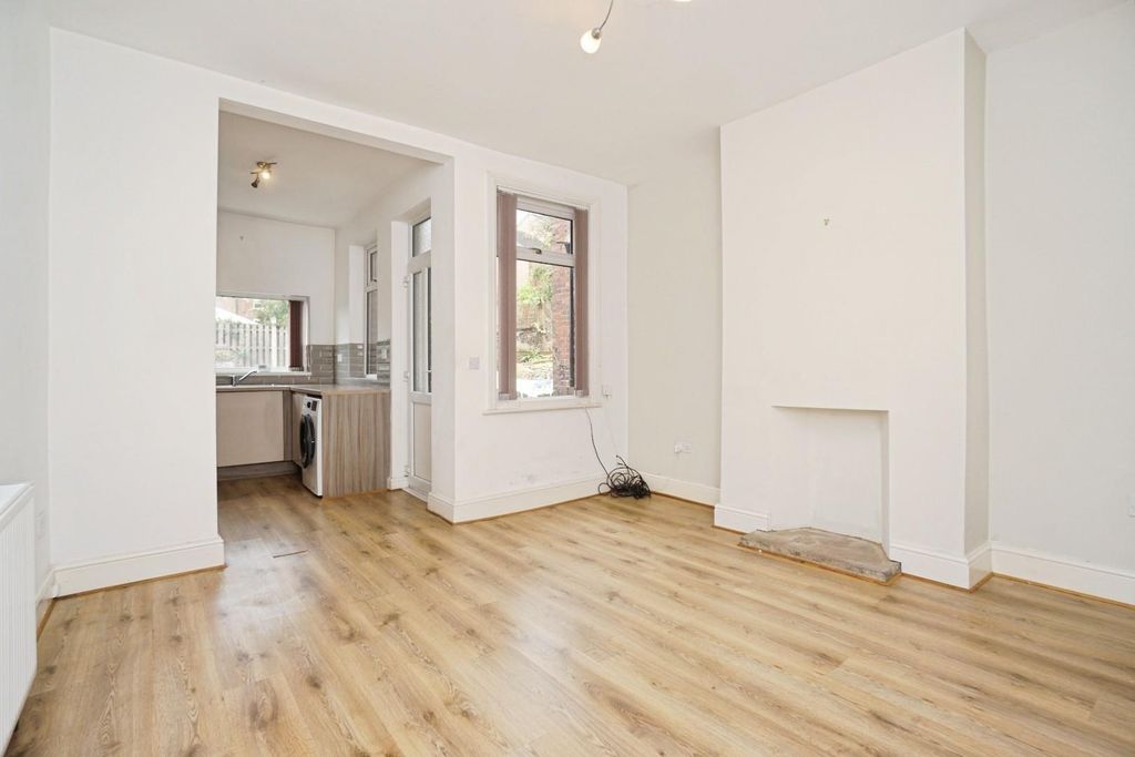 Property photo 3 of 26 Dining Room
