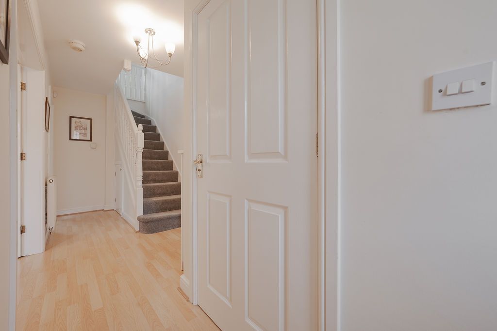 Property photo 3 of 33 Gallery