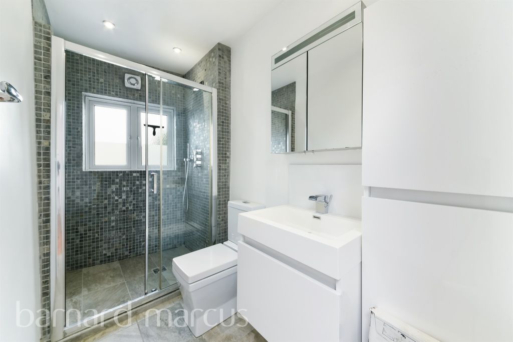 Property photo 3 of 6 Bathroom