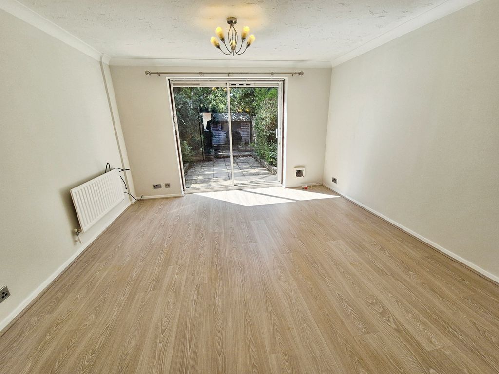 Property photo 2 of 10 Lounge/Dining Room