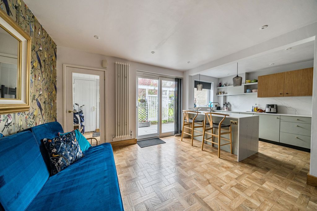 Property photo 3 of 16