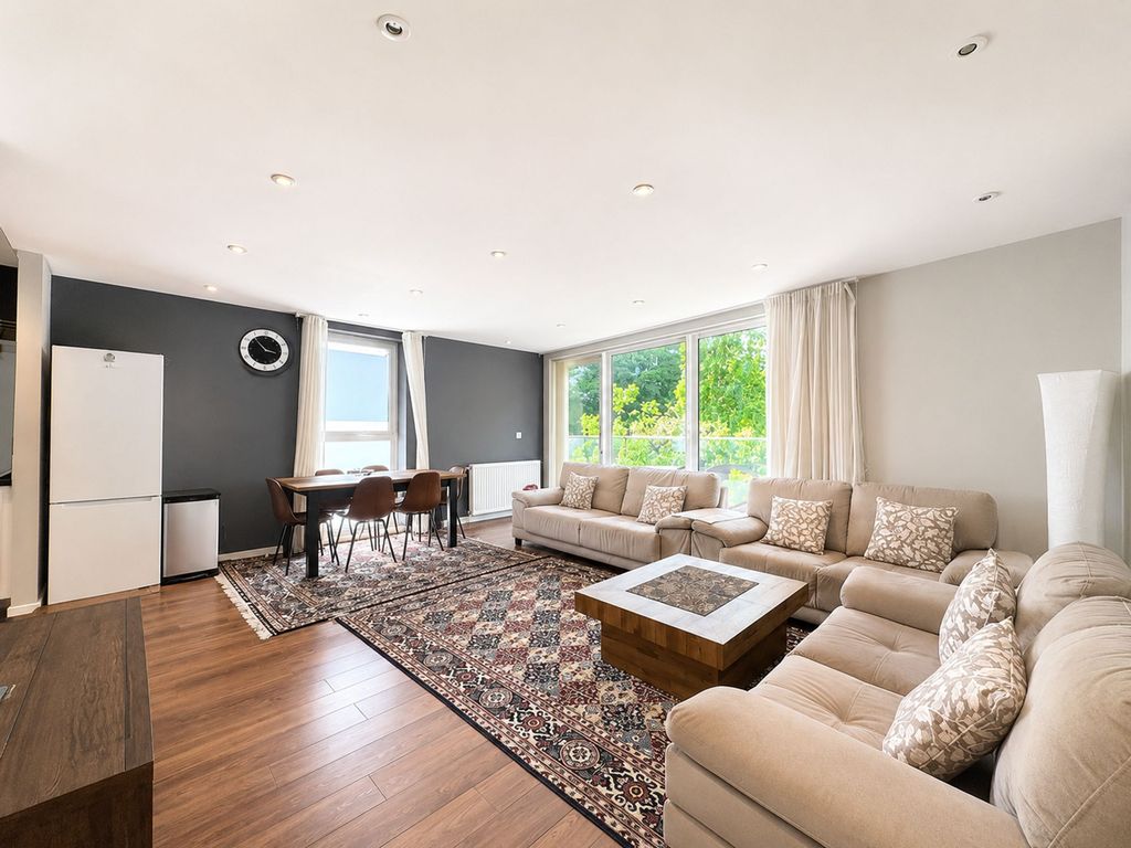 Property photo 1 of 12 Lounge/Kitchen/Dining Area