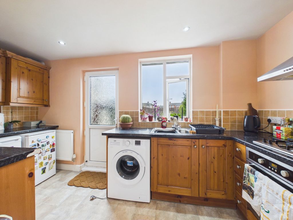 Property photo 2 of 9 4969136