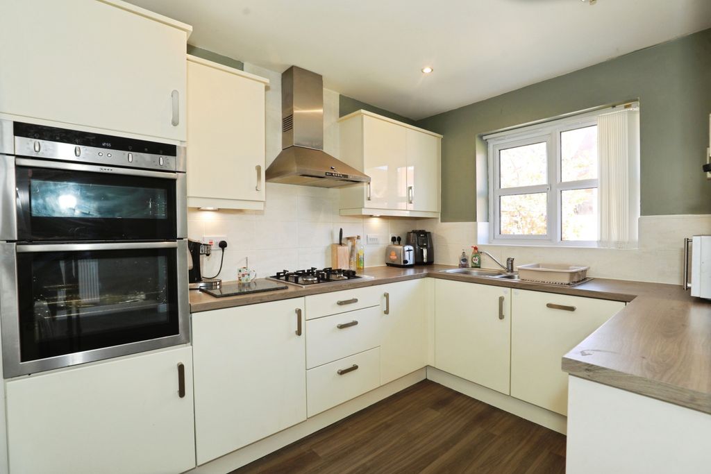 Property photo 2 of 20 Kitchen Diner