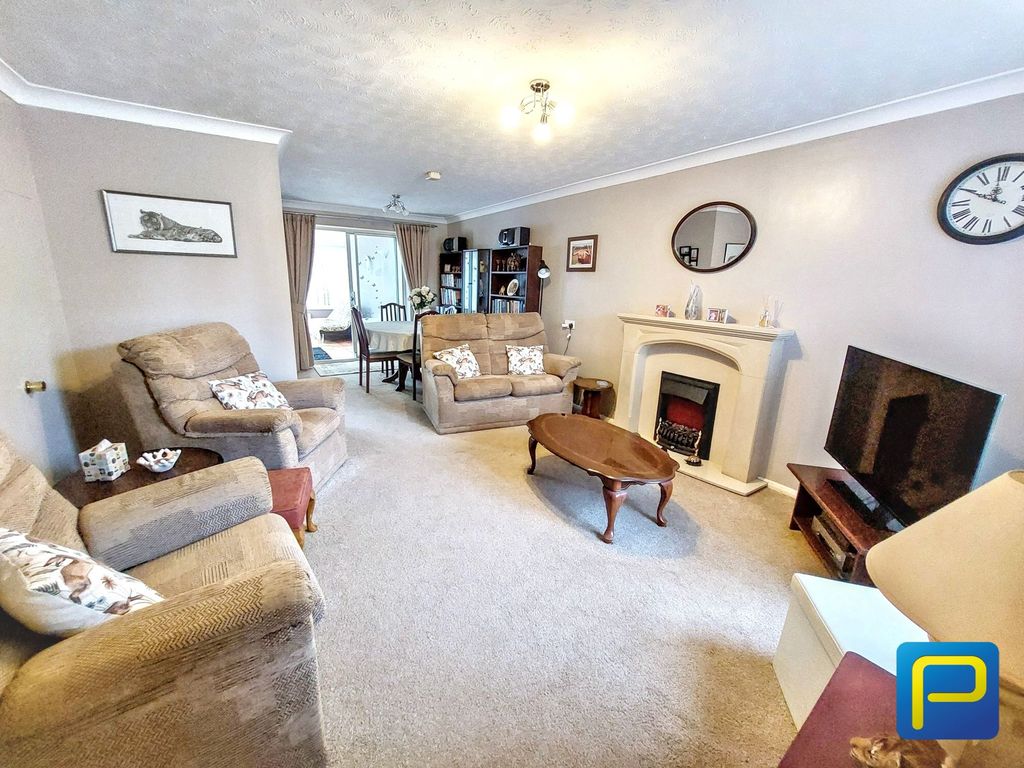 Property photo 2 of 25