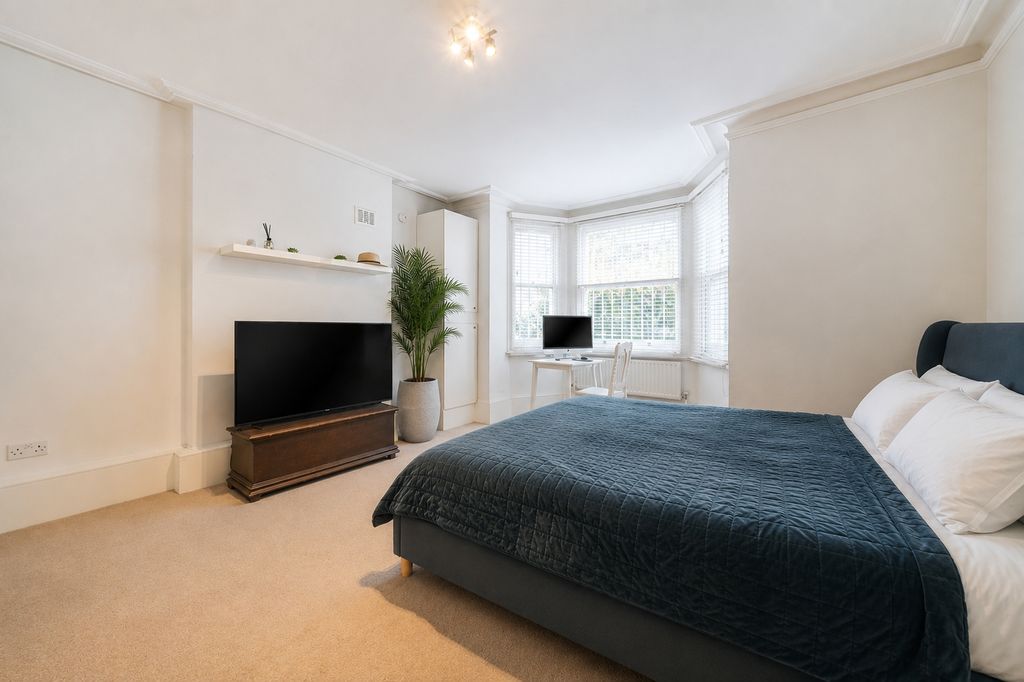 Property photo 2 of 24 2