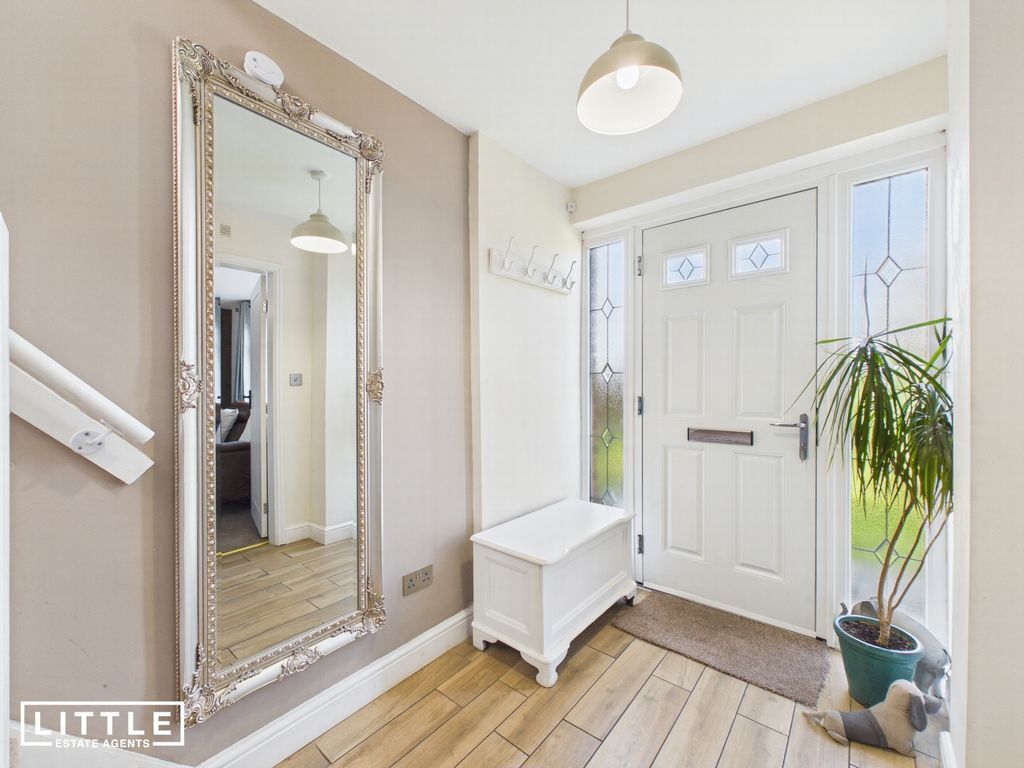 Property photo 2 of 33 Photo 14