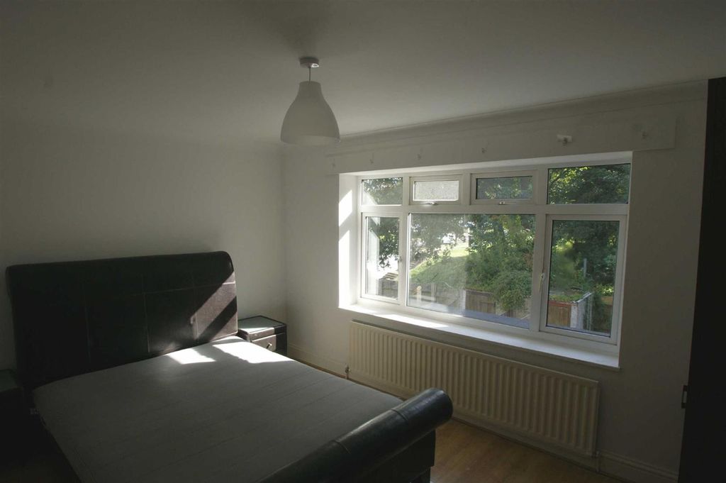 Property photo 2 of 3