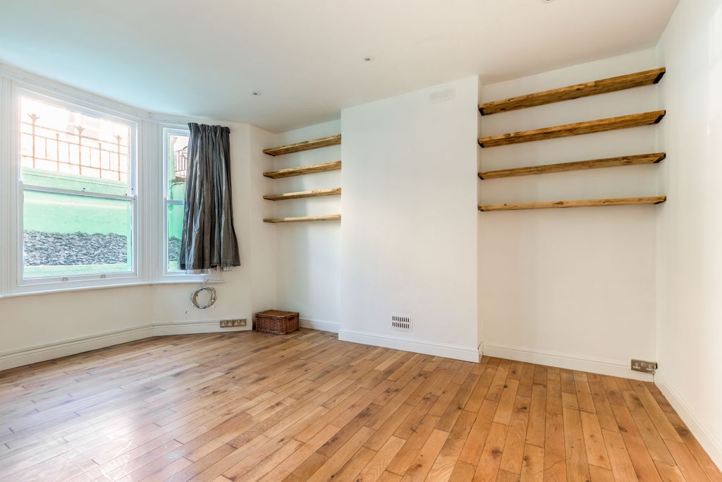 Property photo 3 of 9