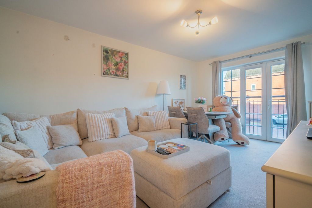 Property photo 2 of 12