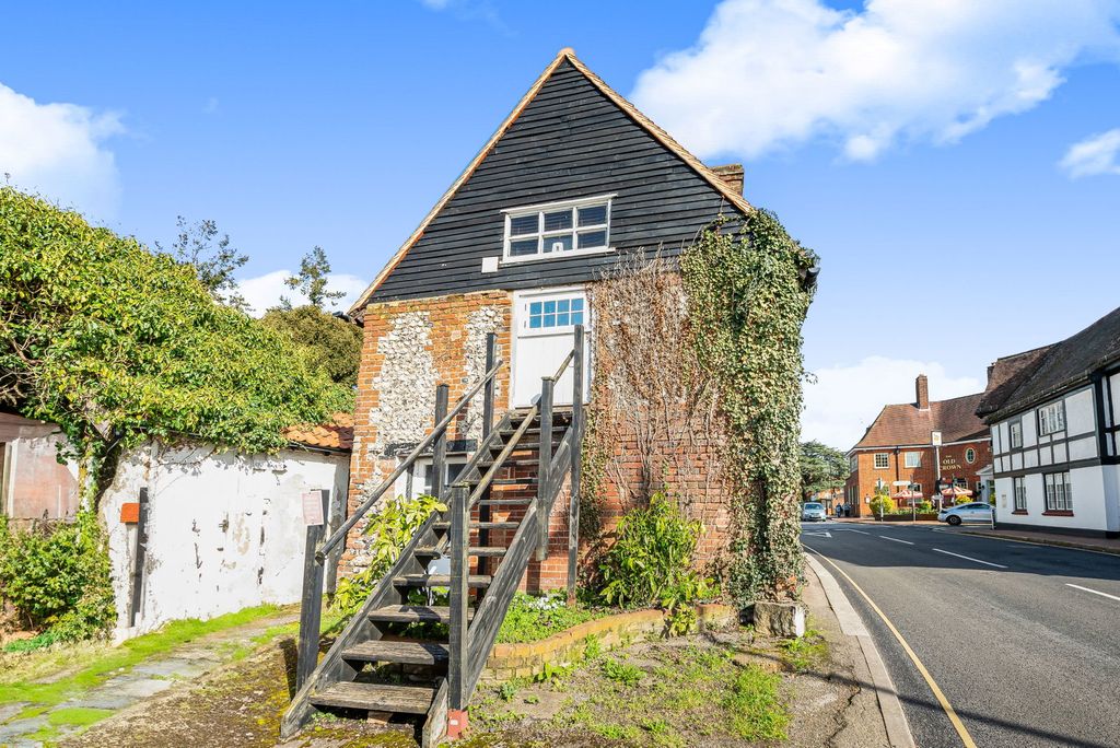 Property photo 2 of 10