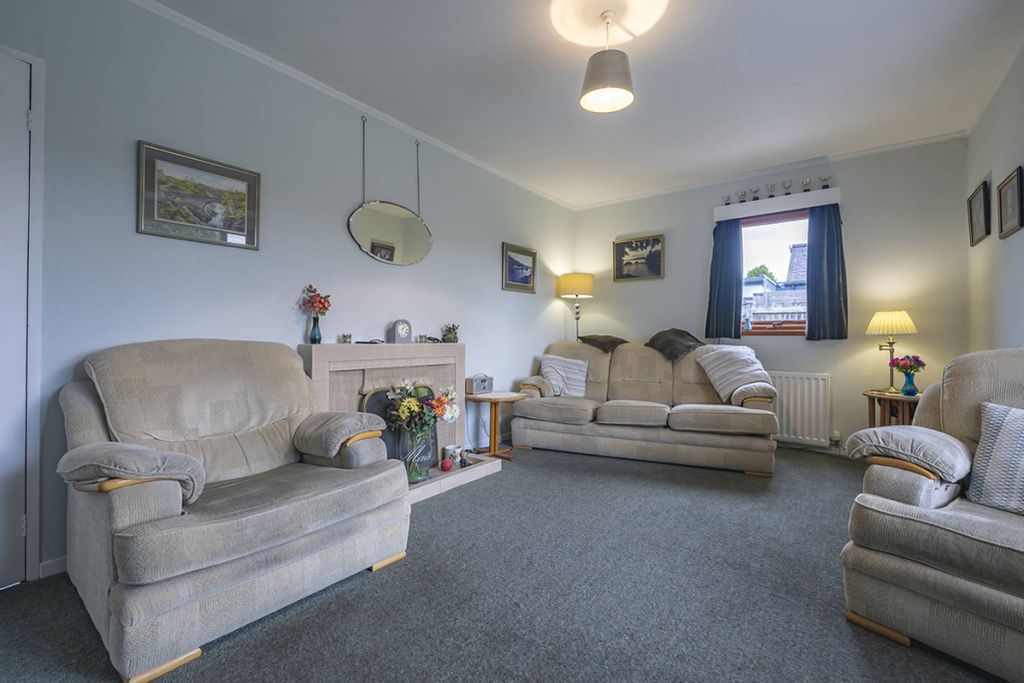 Property photo 3 of 28