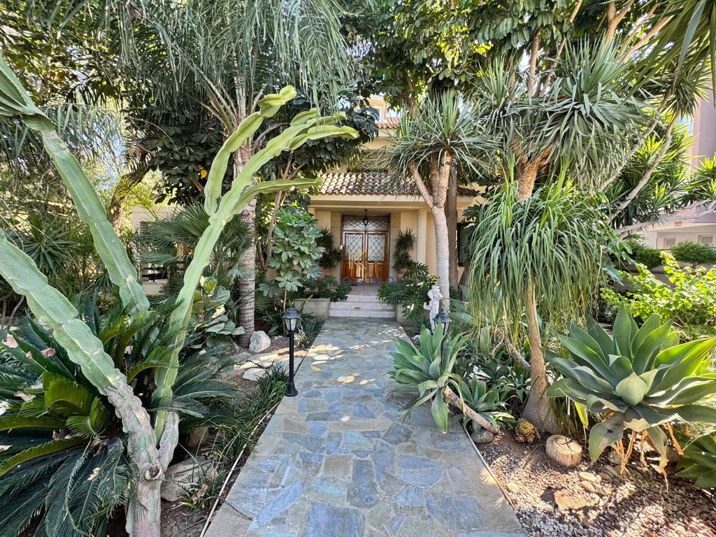 Property photo 1 of 23