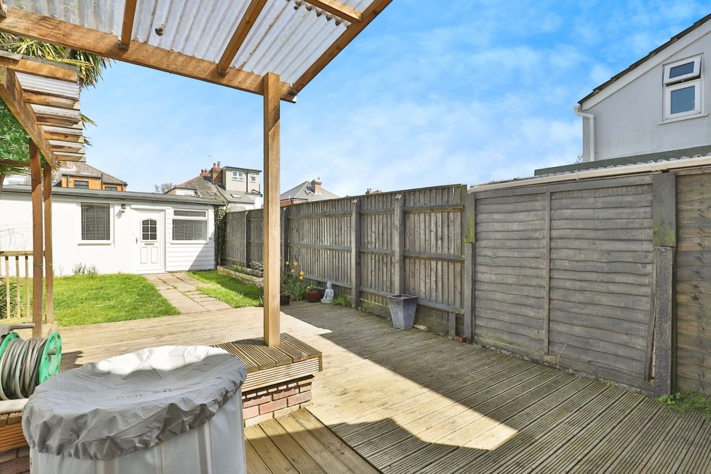 Property photo 2 of 17 Photo