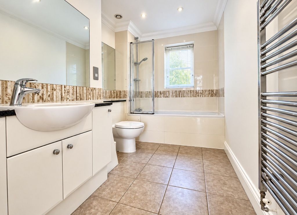 Property photo 3 of 5