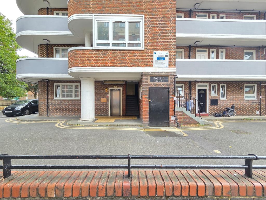 Property photo 2 of 19