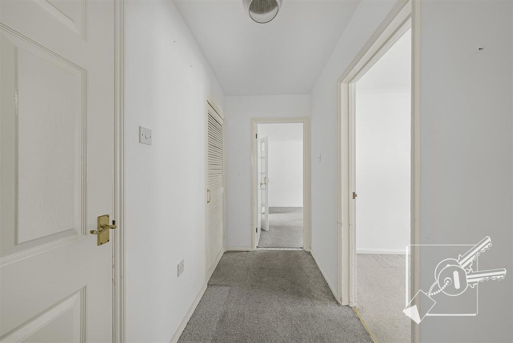 Property photo 3 of 24 Hall: