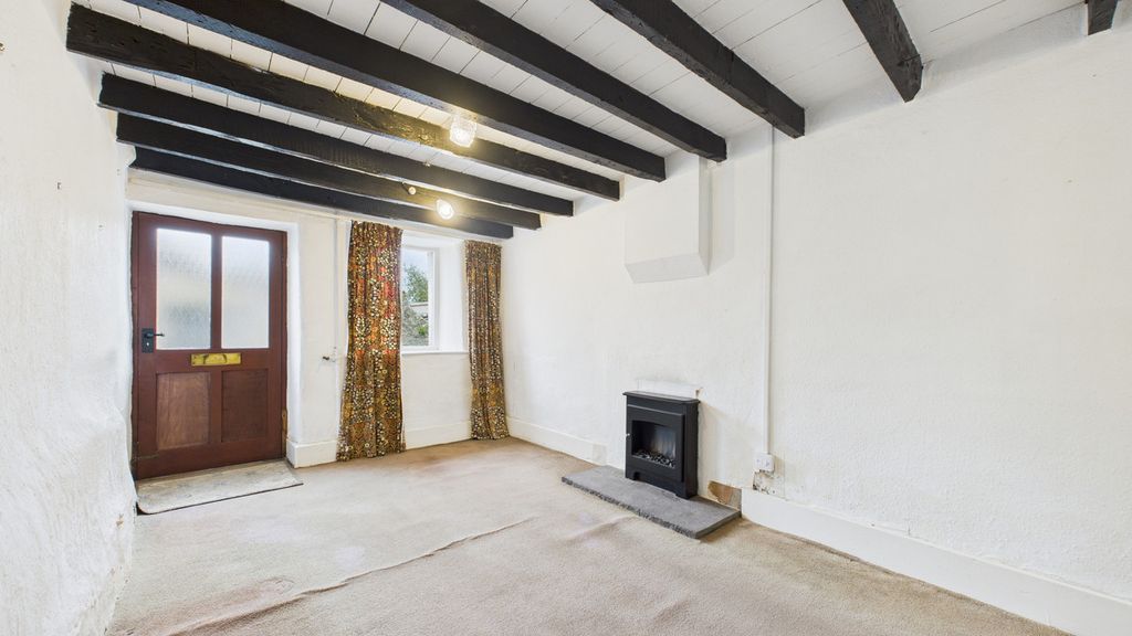 Property photo 2 of 23