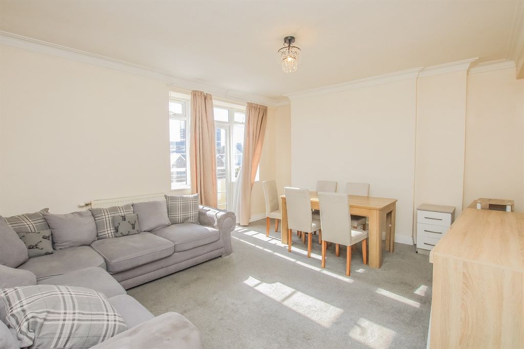 Property photo 1 of 7 (Main)