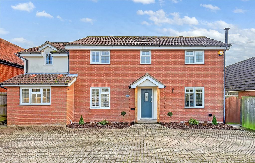 Property photo 1 of 17 Fynndale House