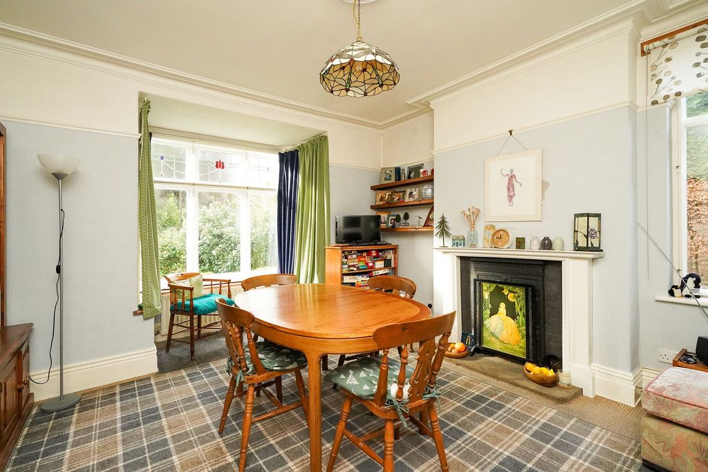 Property photo 3 of 25