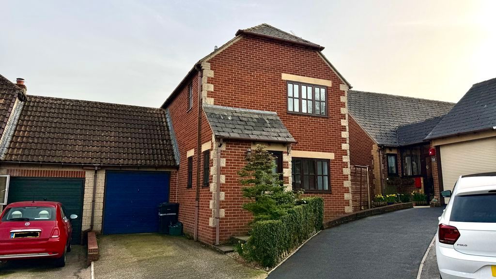 Property photo 1 of 12 Front Aspect