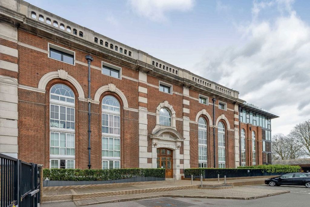 Property photo 1 of 8