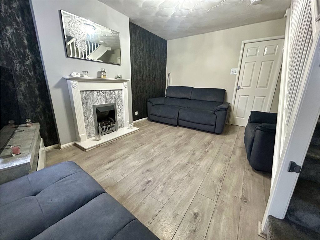 Property photo 3 of 20 Living Room