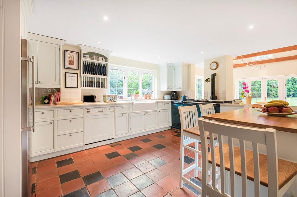 Property photo 2 of 33 Image