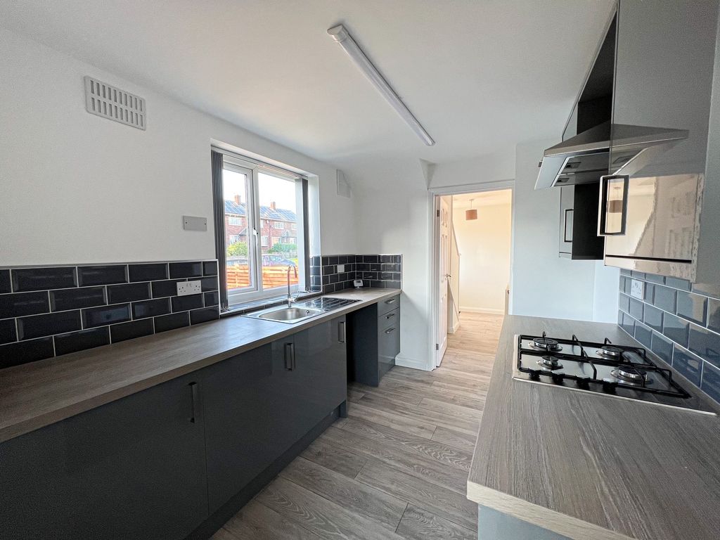 Property photo 2 of 12 Kitchen