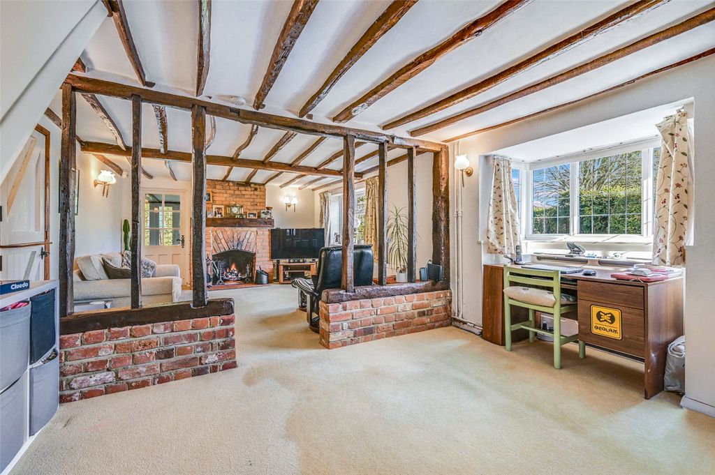 Property photo 2 of 18 Sitting Room