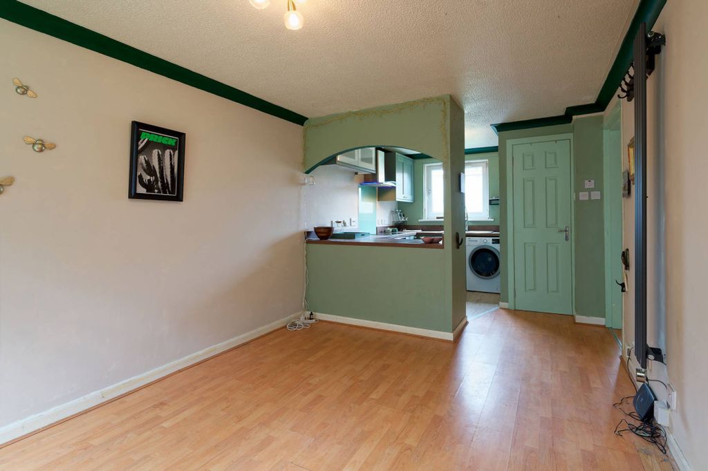 Property photo 3 of 12