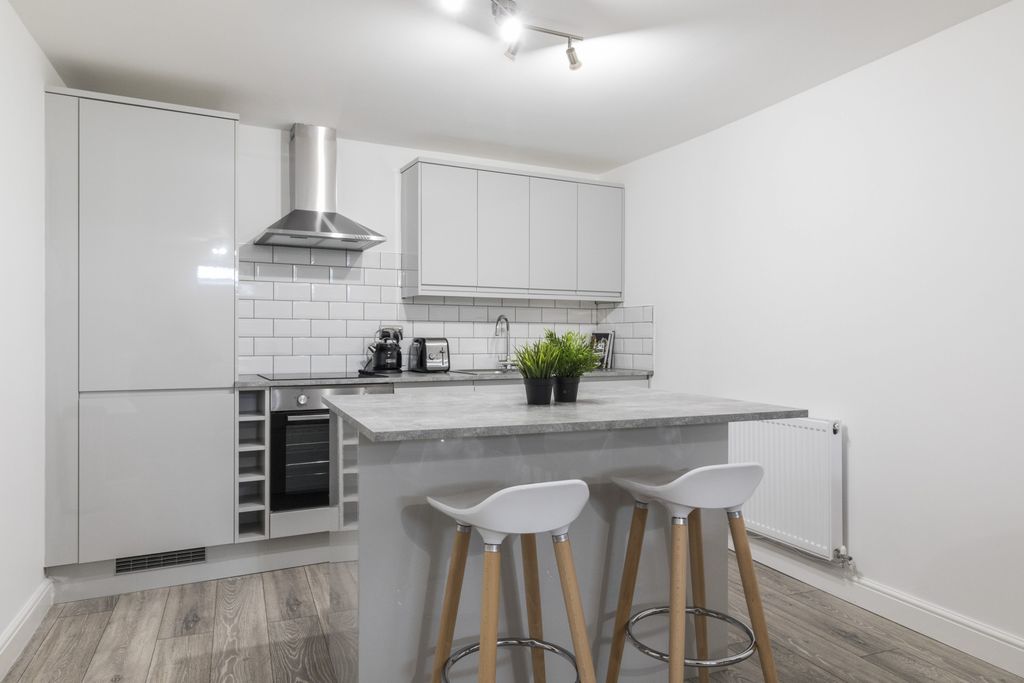 Property photo 2 of 12 Property Photo