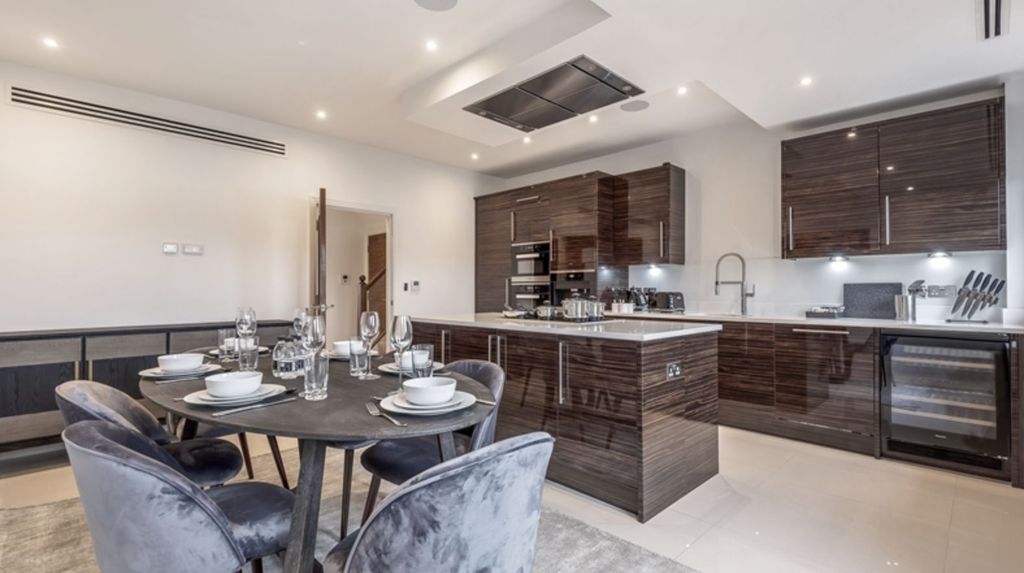 Property photo 3 of 20