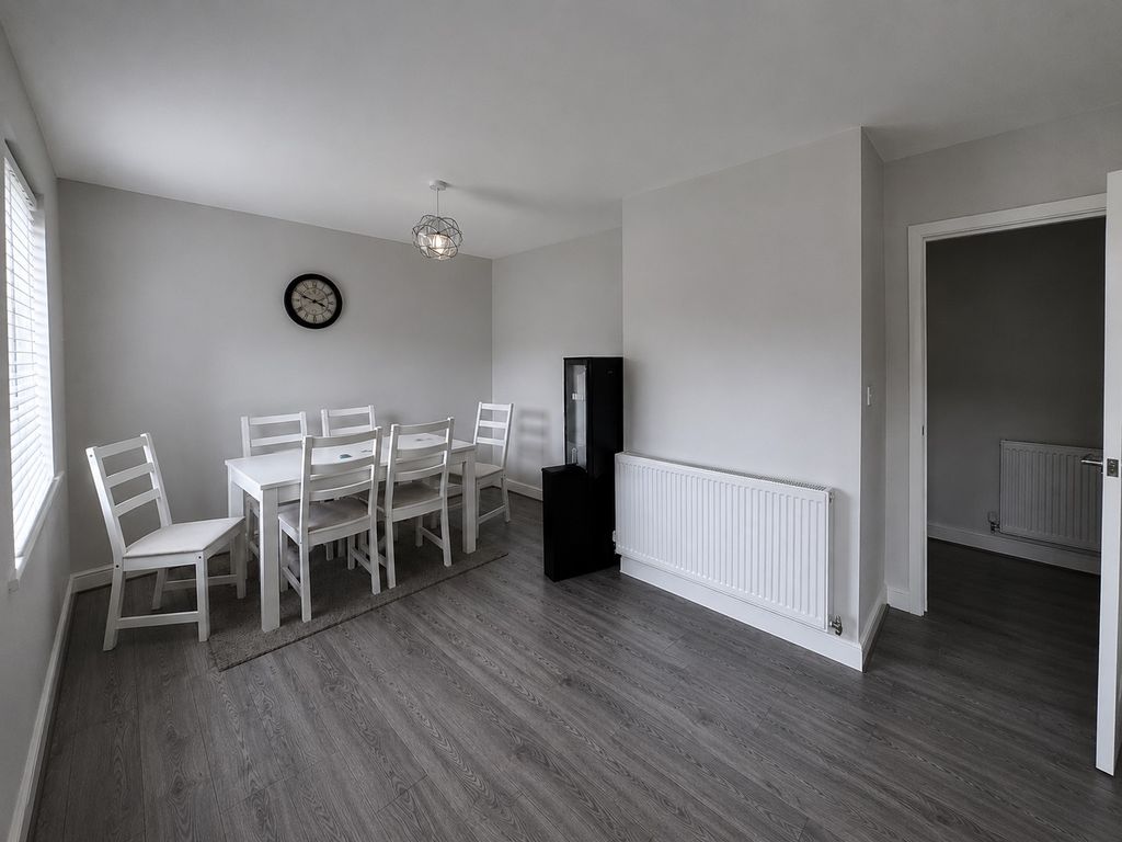 Property photo 3 of 8 Living Room