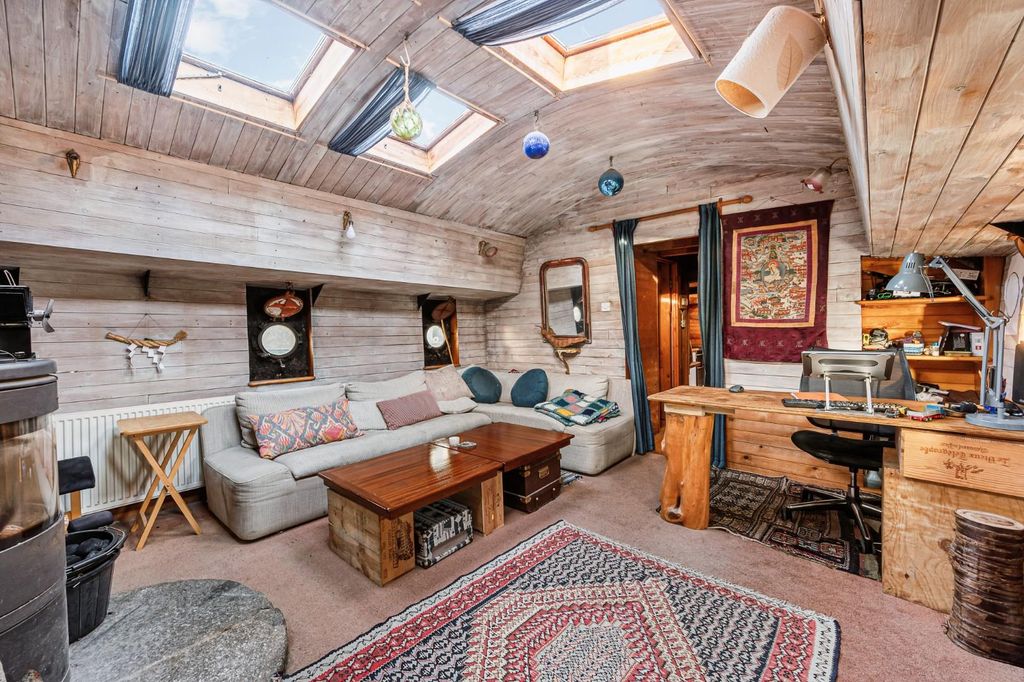 Property photo 1 of 16 Reliance-3.Jpg