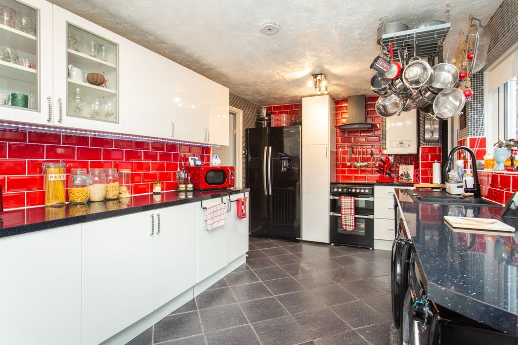 Property photo 2 of 14 Picture 2