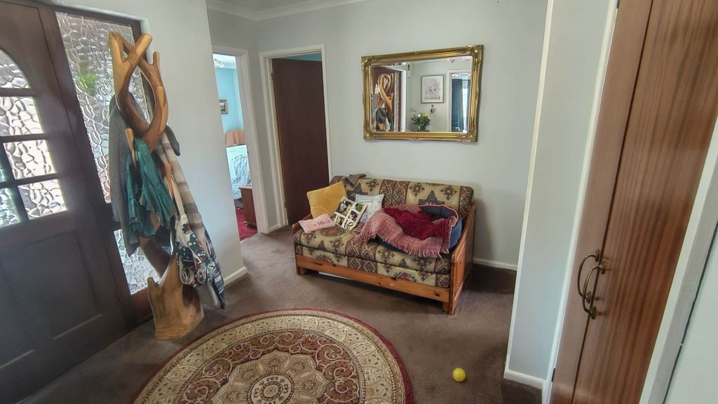 Property photo 2 of 23