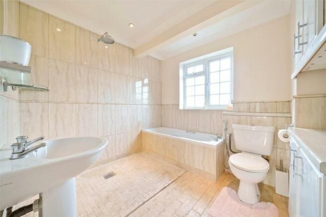 Property photo 2 of 24 Bathroom